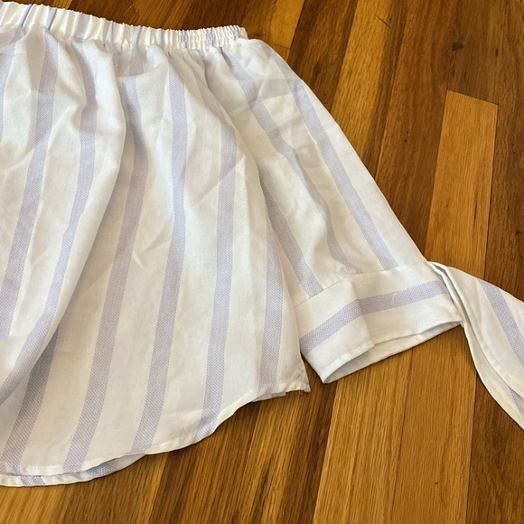 Aqua Women’s White and Blue Striped Off The Shoulder Blouse Size XS - Picture 3 of 6